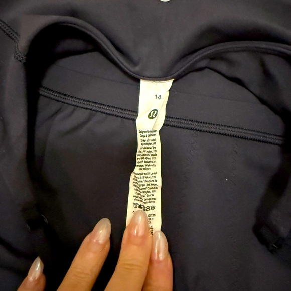 lululemon ALIGN CROPPED CAMI TANK IN BLACK SZ 14 - Picture 1 of 3